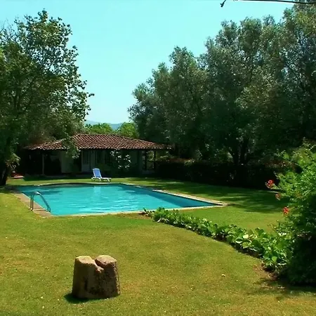 Hébergement de vacances Encantadora Casa Com Piscina Nos Arredores De *
